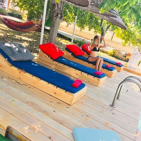 Mursel Garden * كوشاداسيه