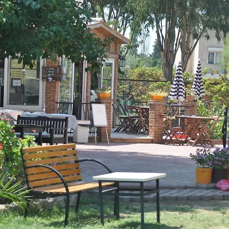 Mursel Garden Pansiyon Kuşadası