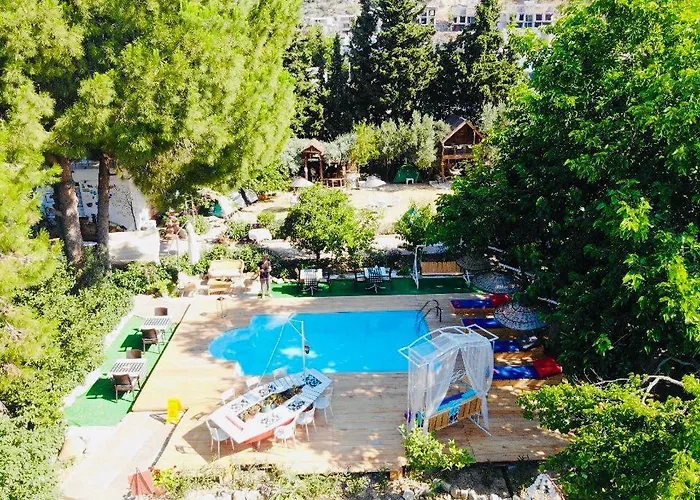 Δωμάτια σε οικογενειακή κατοικία Mursel Garden