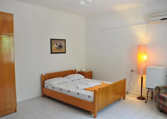 Δωμάτια σε οικογενειακή κατοικία Mursel Garden