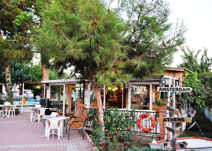 Δωμάτια σε οικογενειακή κατοικία Mursel Garden Κουσάντασι