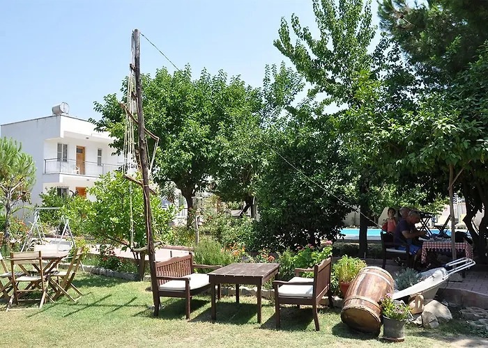 Mursel Garden * Κουσάντασι