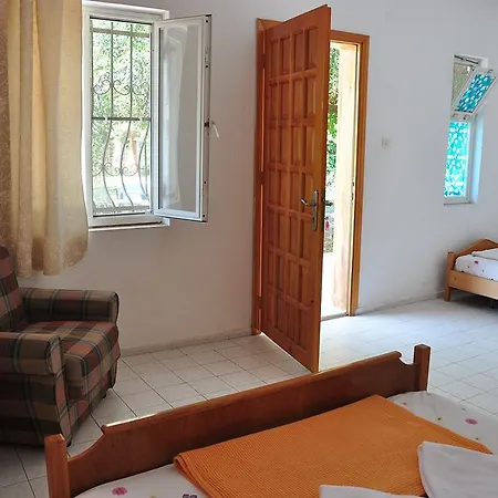 Mursel Garden Homestay *