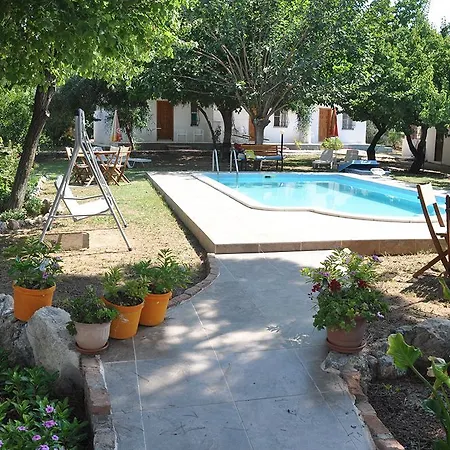 Homestay Mursel Garden *